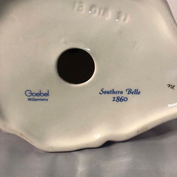 Goebel Fashion on Parade Southern Belle 1860 - Picture 3 of 3